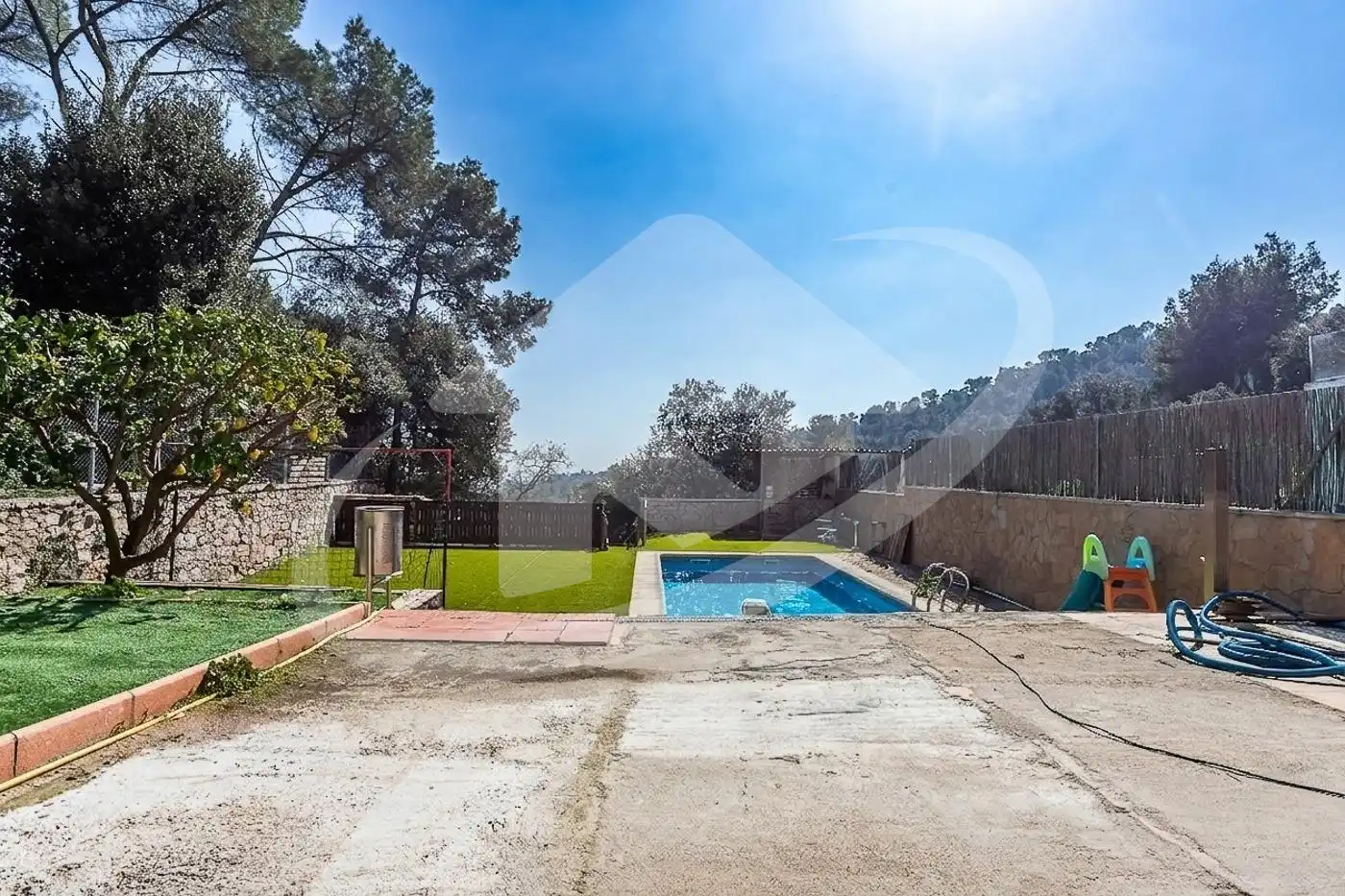 Piscina de Casa o xalet en venda en Castellar del Vallès amb Aire condicionat, Calefacció i Terrassa