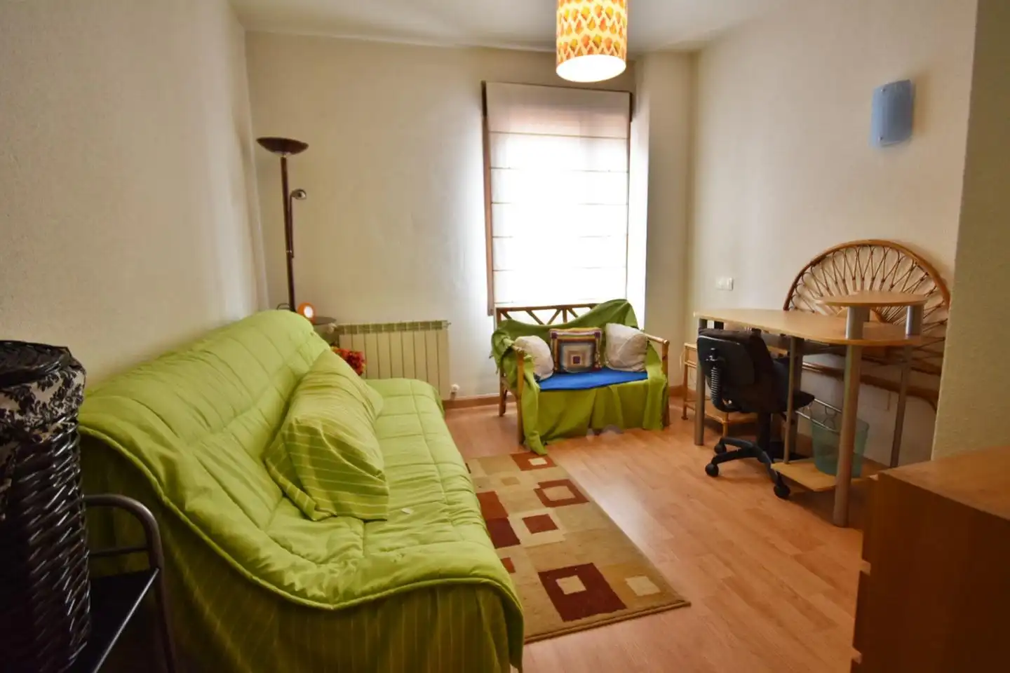 Habitación de Planta baja en venta en Olmedo con Calefacción y Trastero