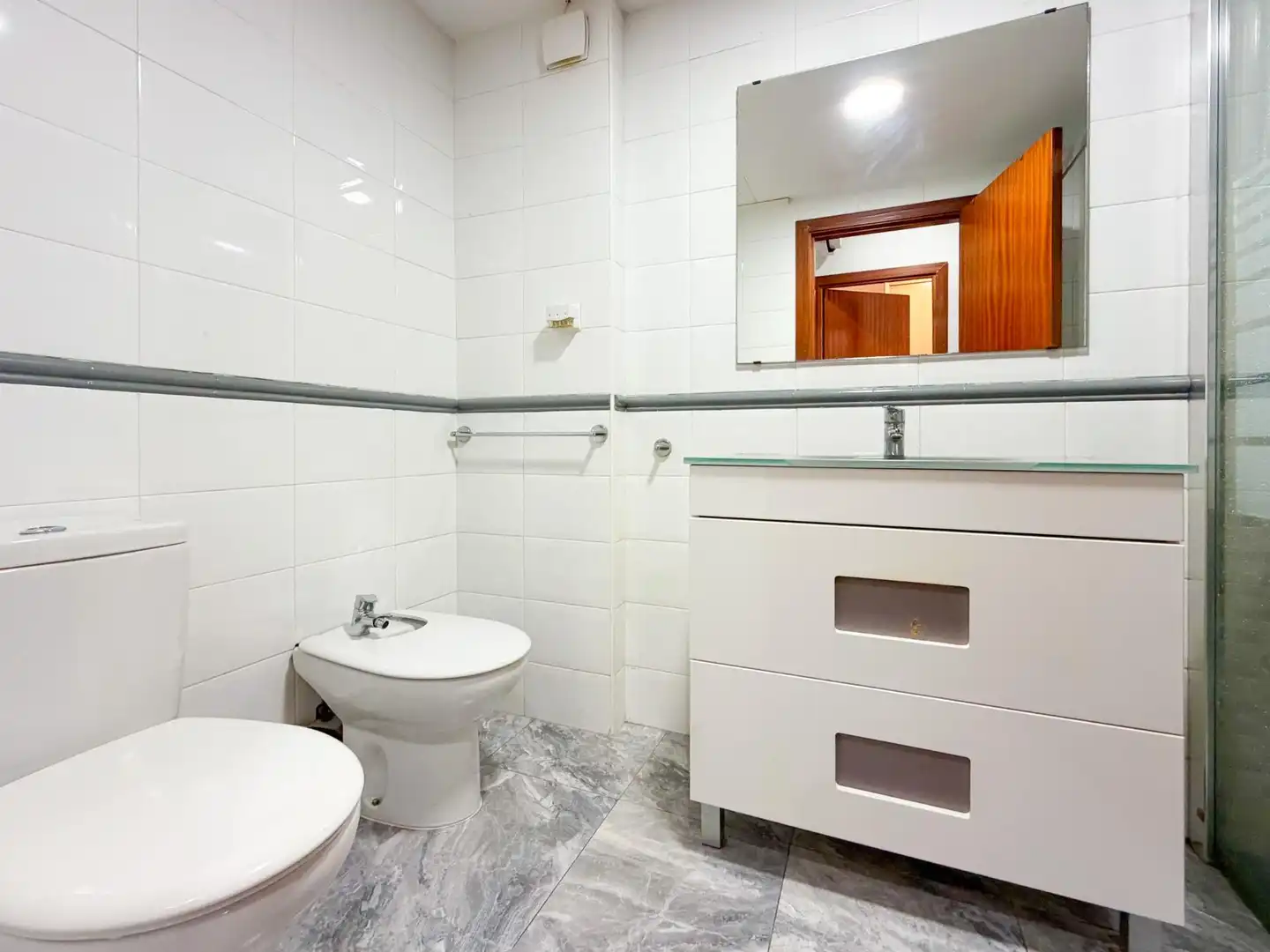 Badezimmer von Wohnung zum Verkauf in Vila-seca mit Parkett