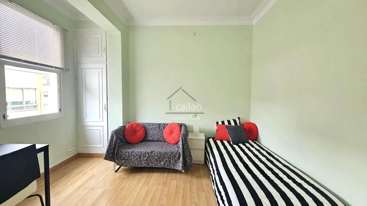 Bedroom of Flat for share in Ferrol  with Heating and Furnished