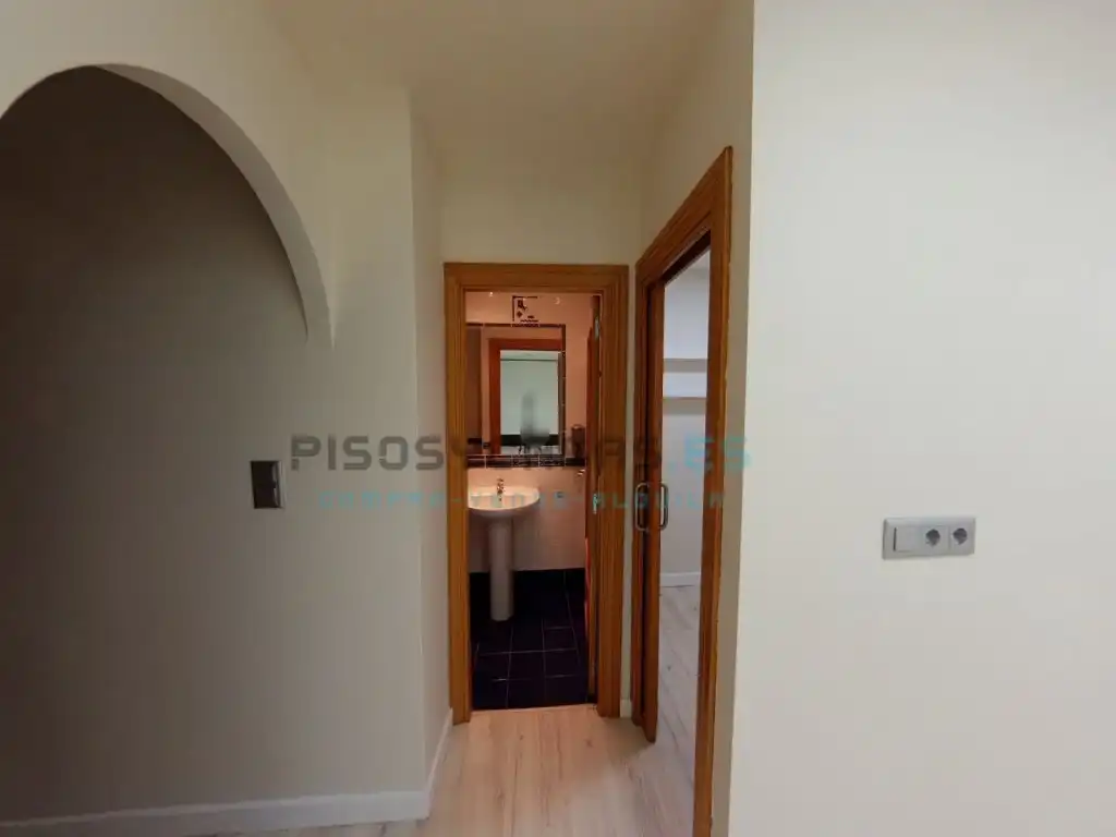 Commercial properties for rent in Zaragoza  with Air Conditioner