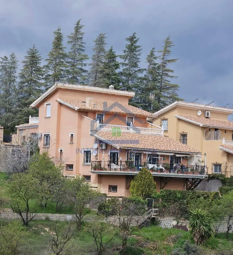 Chalet con terraza en venta en Gójar, imagen 3