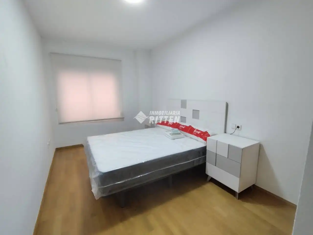Habitación de Piso de alquiler en Cartagena con Aire acondicionado, Trastero y Amueblado