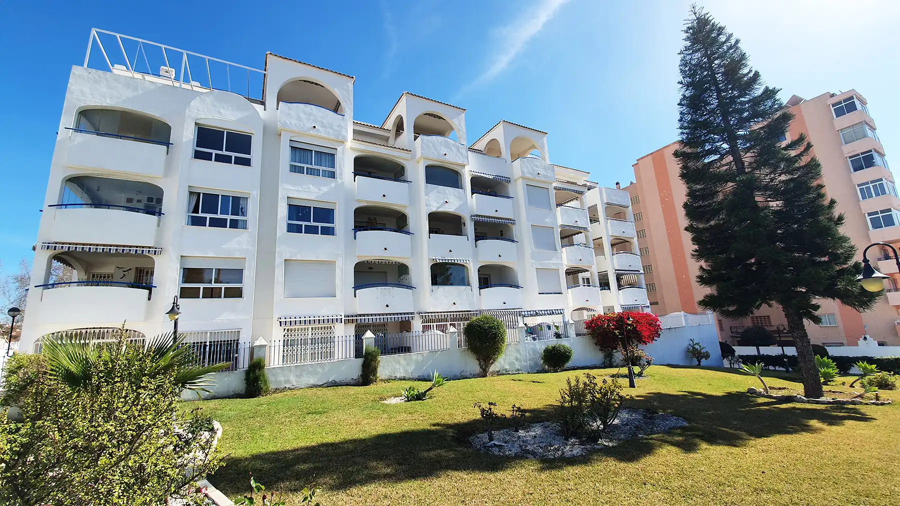 Vista exterior de Piso en venta en Benalmádena con Aire acondicionado, Terraza y Trastero
