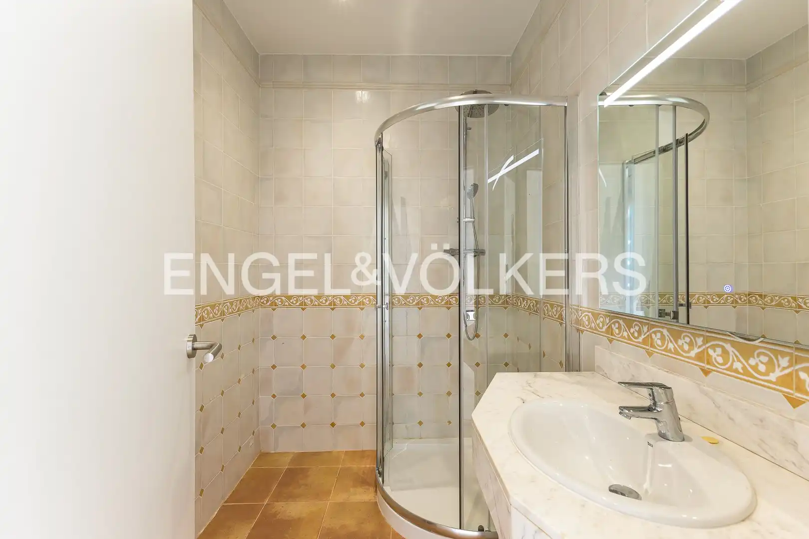 Baño de Casa o chalet de alquiler en Corbera de Llobregat con Aire acondicionado, Calefacción y Jardín privado