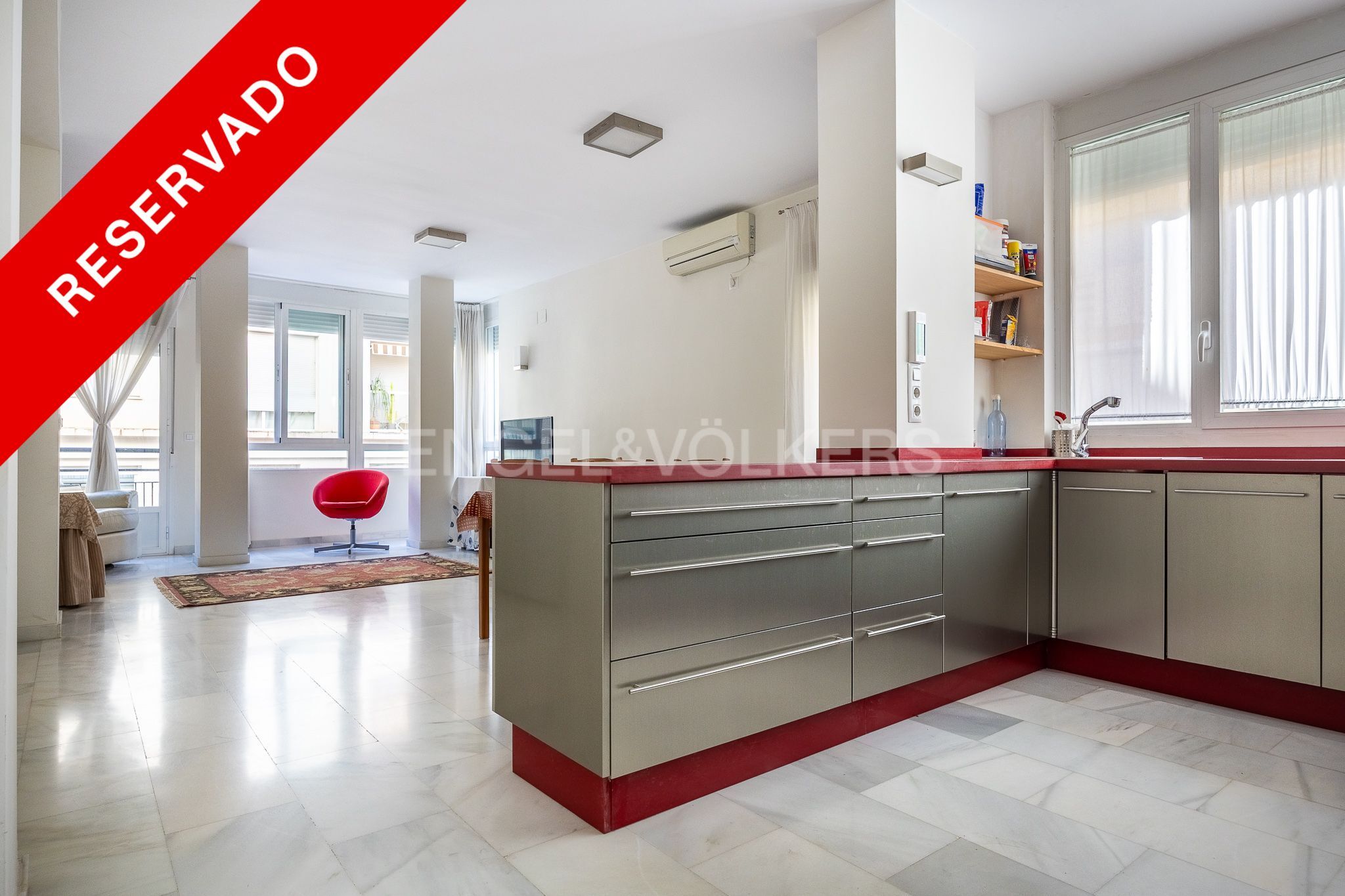 Kitchen of Apartment for sale in  Sevilla Capital  with Air Conditioner and Heating