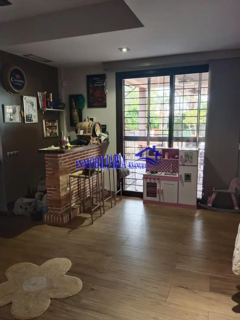 Villa mit Pool zum Verkauf in La Carlota, imagen 16
