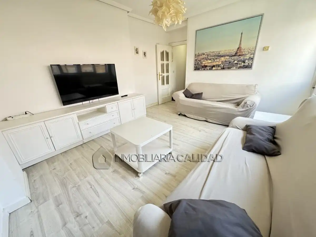Sala de estar de Piso de alquiler en Burgos con Calefacción, Terraza y Amueblado