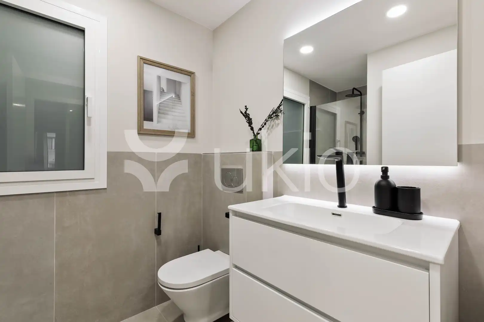 Bathroom of Apartments for rent in Barcelona  with Air Conditioner, Heating and Terrace