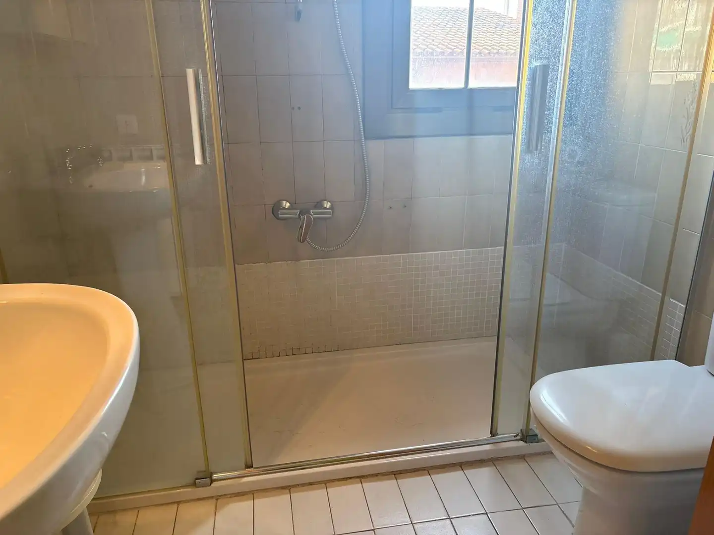 Baño de Casa adosada en venta en Sant Celoni con Calefacción, Jardín privado y Terraza