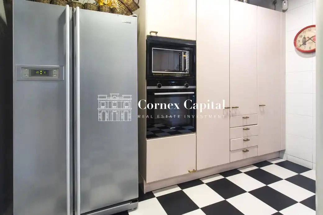 Cuina de Pis en venda en Barcelona amb Aire condicionat, Calefacció i Terrassa