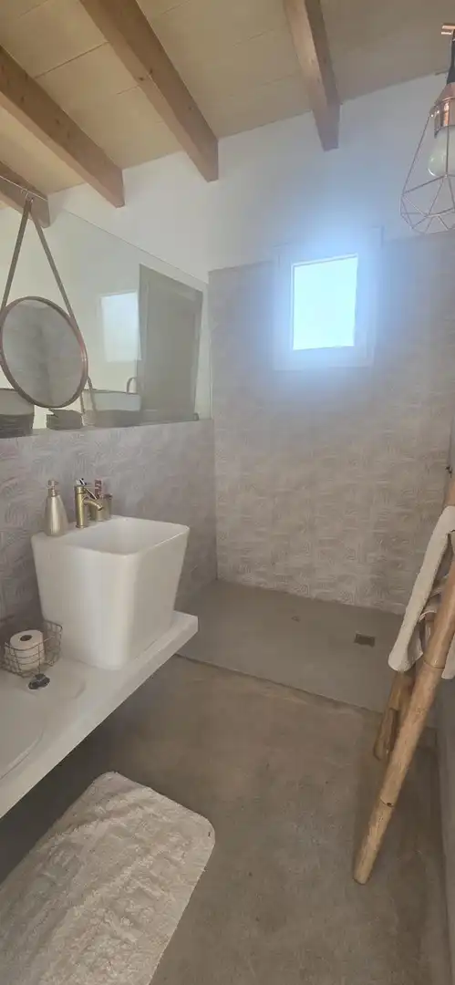 Badezimmer von Country house zum Verkauf in Santanyí mit Klimaanlage, Privatgarten und Terrasse