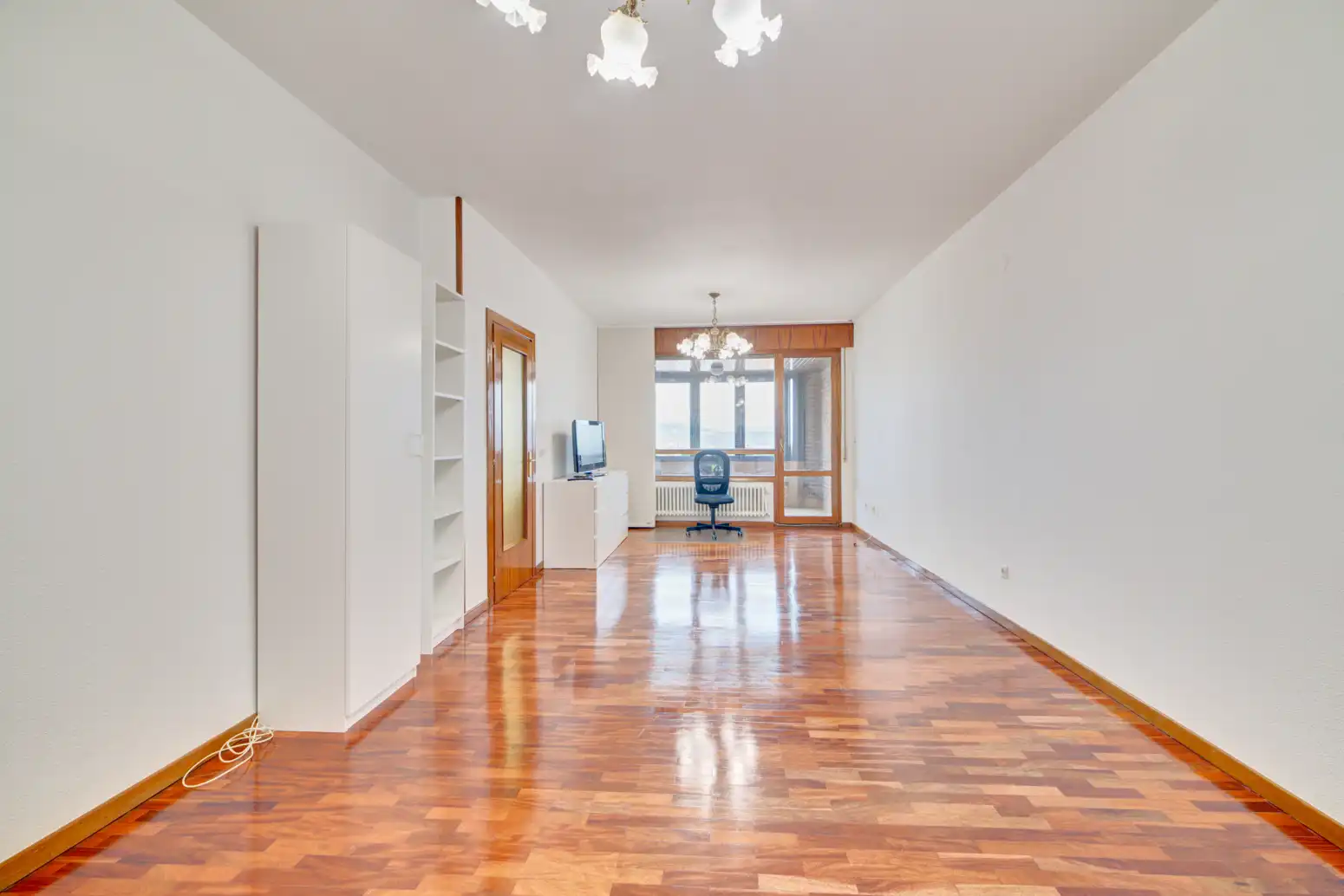 Piso en venta en  Pamplona / Iruña con Calefacción, Parquet y Trastero