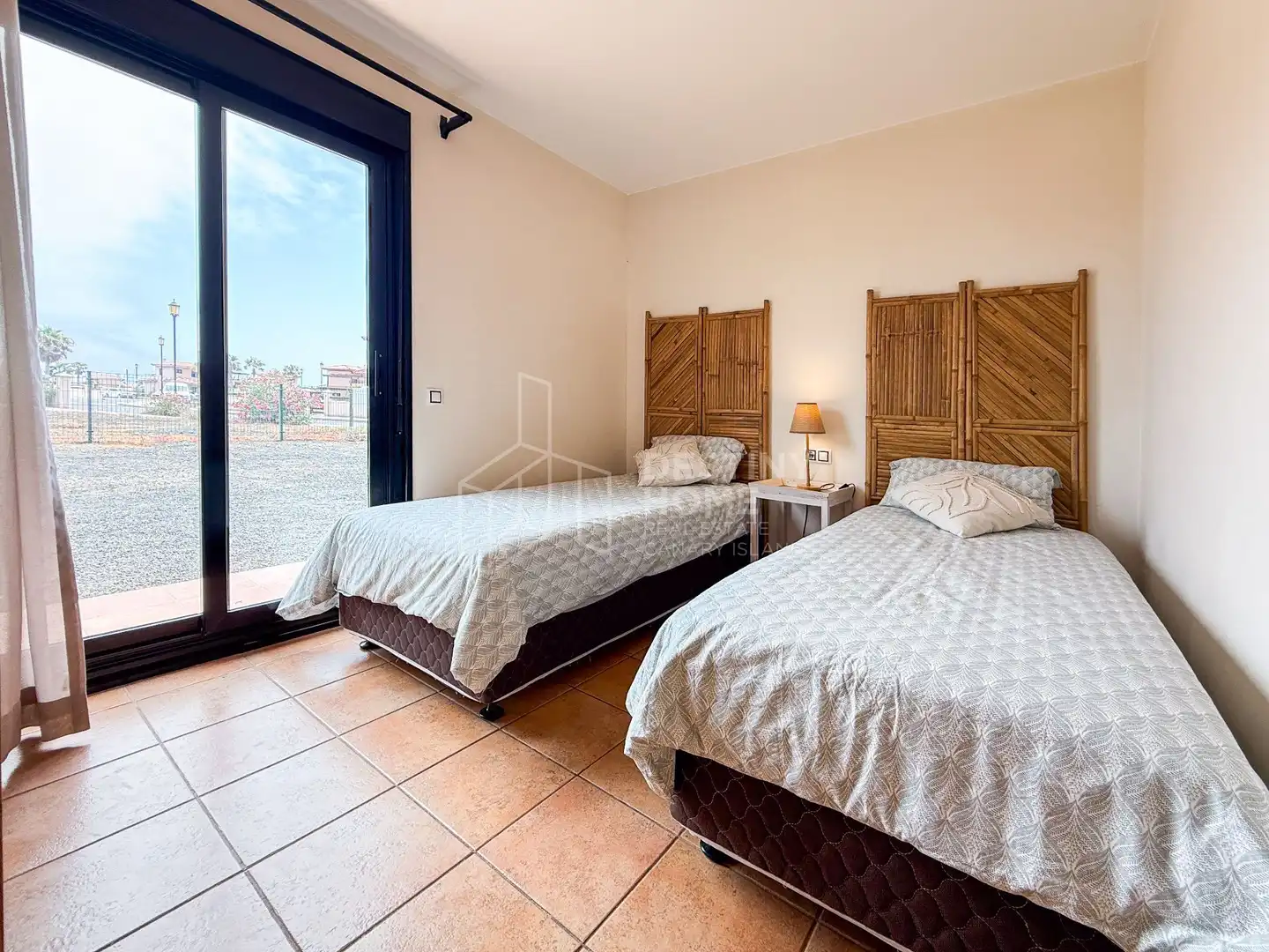 Dormitori de Casa o xalet de lloguer en La Oliva amb Jardí privat, Terrassa i Piscina comunitària