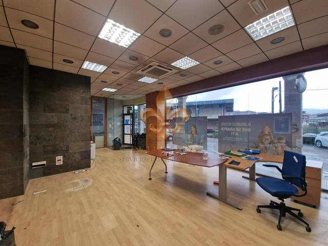 Local comercial en Alquiler en Ponteareas