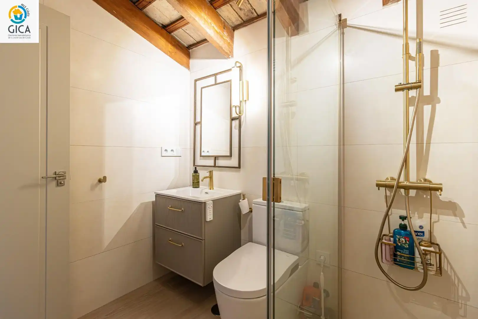 Badezimmer von Maisonette zum Verkauf in Jerez de la Frontera mit Klimaanlage, Heizung und Whirlpool