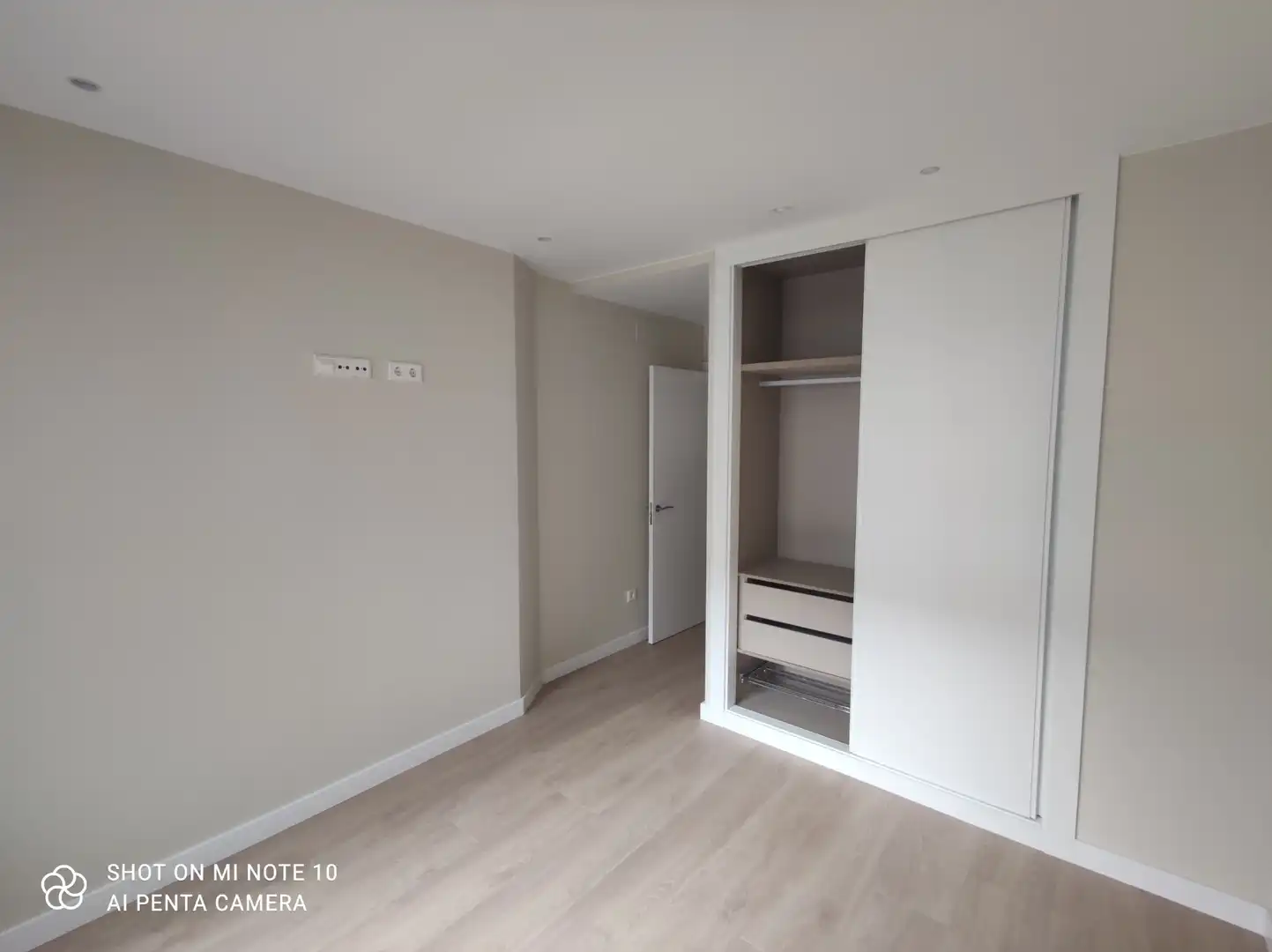 Habitación de Piso en venta en A Coruña Capital  con Calefacción, Parquet y Terraza