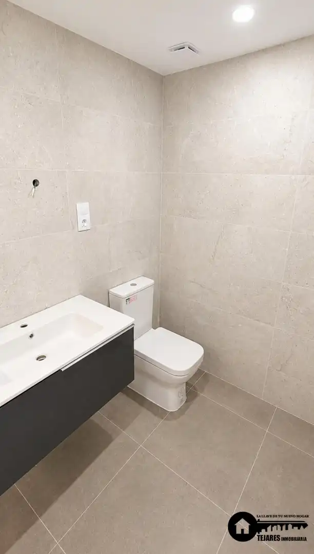 Bathroom of Flat for sale in Albacete  with Balcony