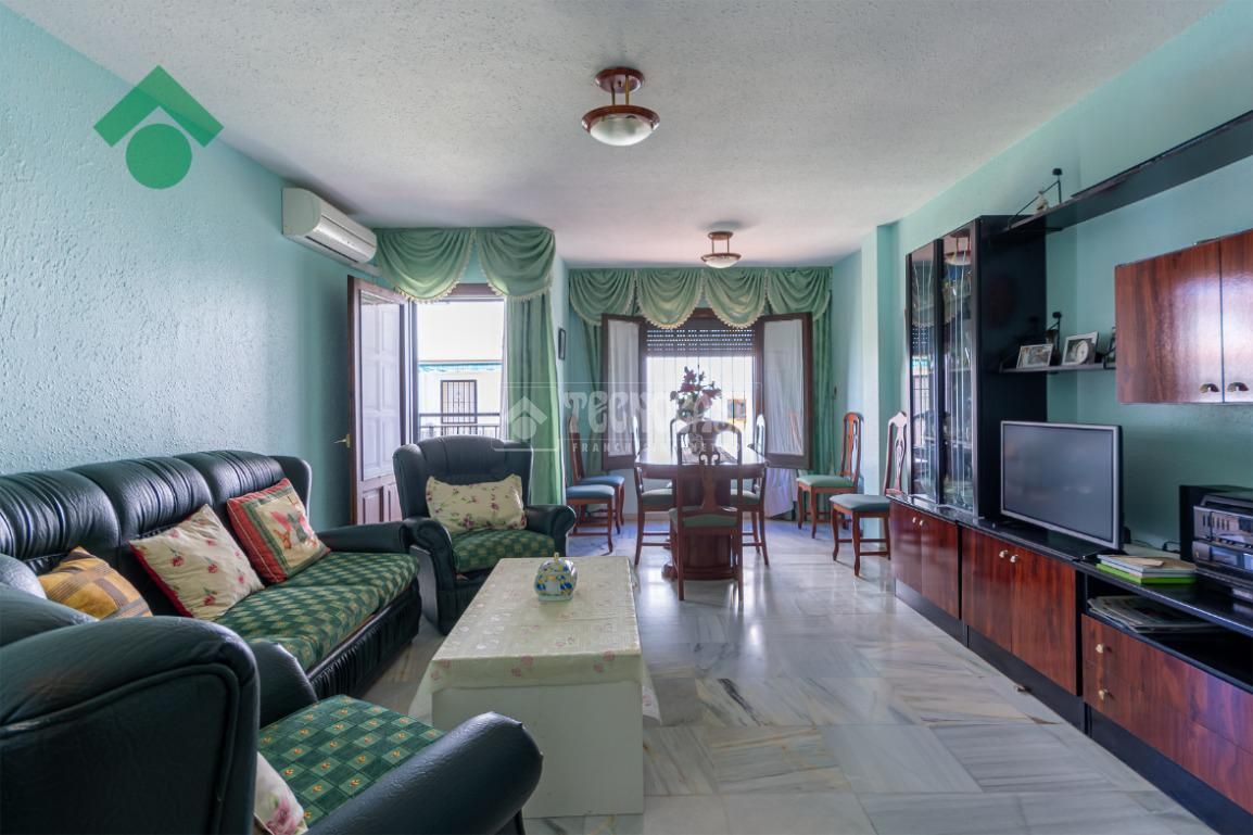 Living room of Flat for sale in Vélez-Málaga  with Air Conditioner, Terrace and Community pool