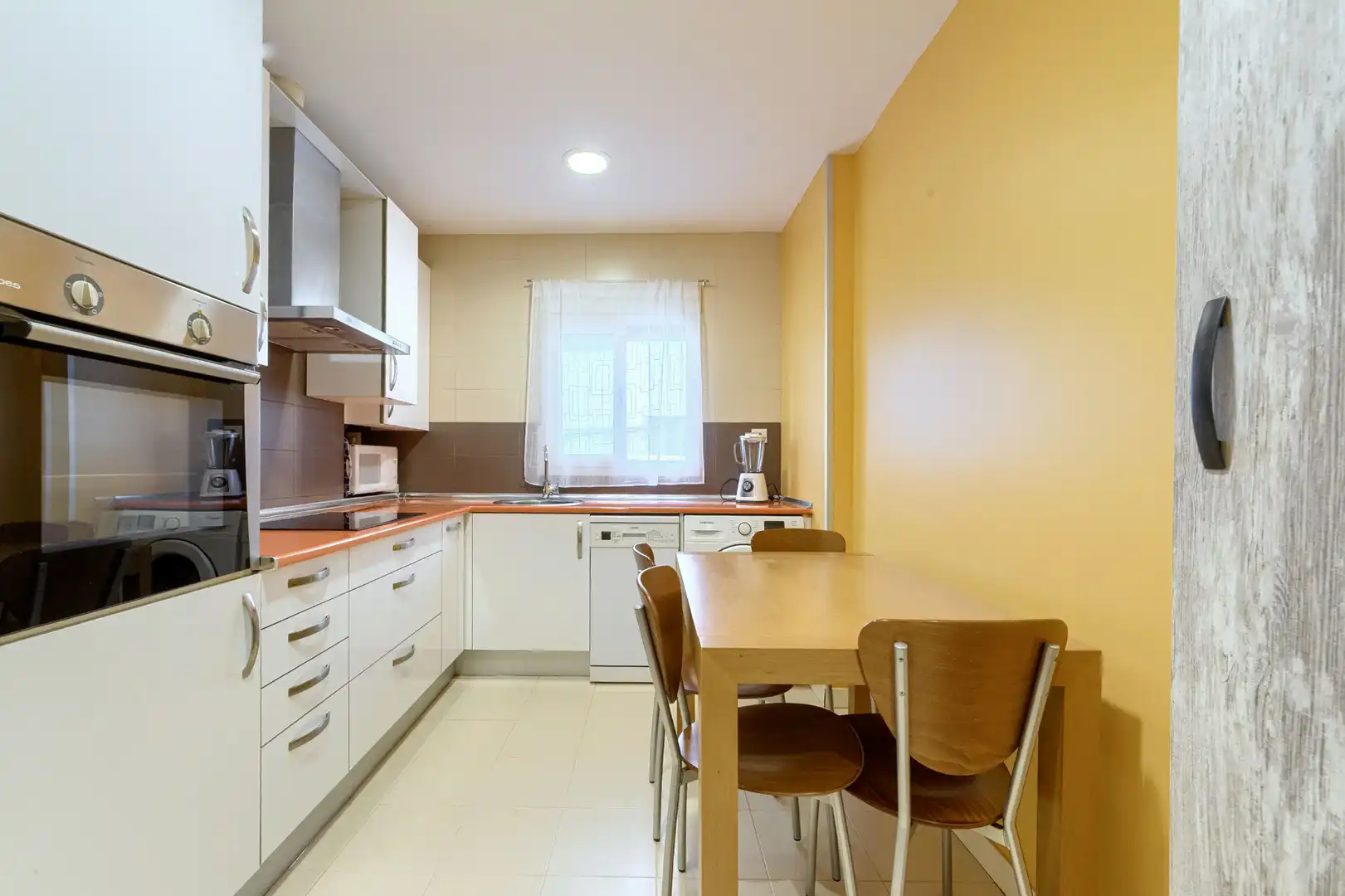 Cocina de Piso de alquiler en Bilbao  con Calefacción, Amueblado y Horno