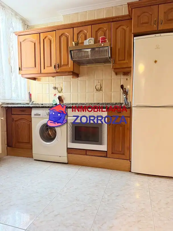 Cocina de Piso en venta en Bilbao  con Calefacción, Jardín privado y Amueblado