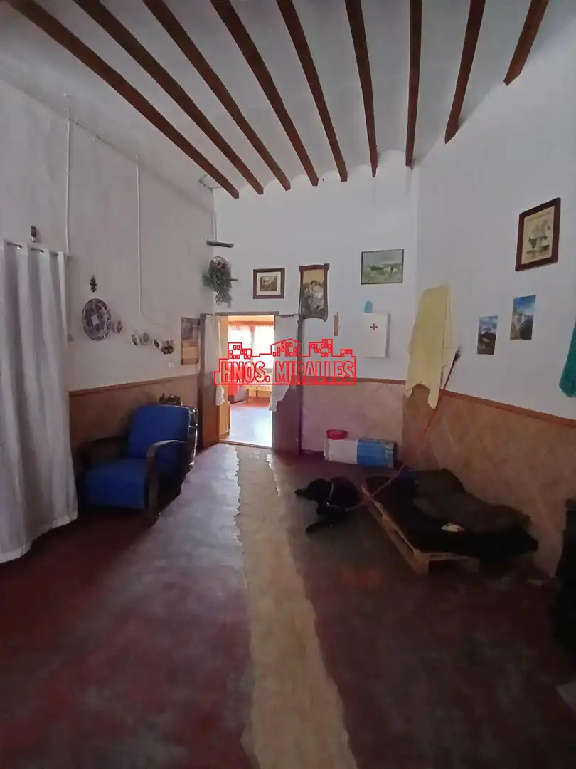 Haus oder Chalet zum Verkauf in Algueña mit Privatgarten, Terrasse und Abstellraum