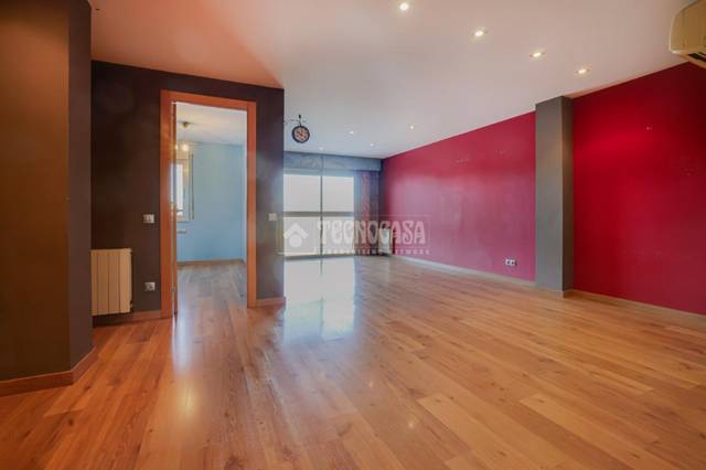 Piso en Venta en Col.legis Nous