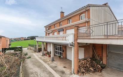 Exterior view of Single-family semi-detached for sale in Montmeló  with Heating, Private garden and Terrace