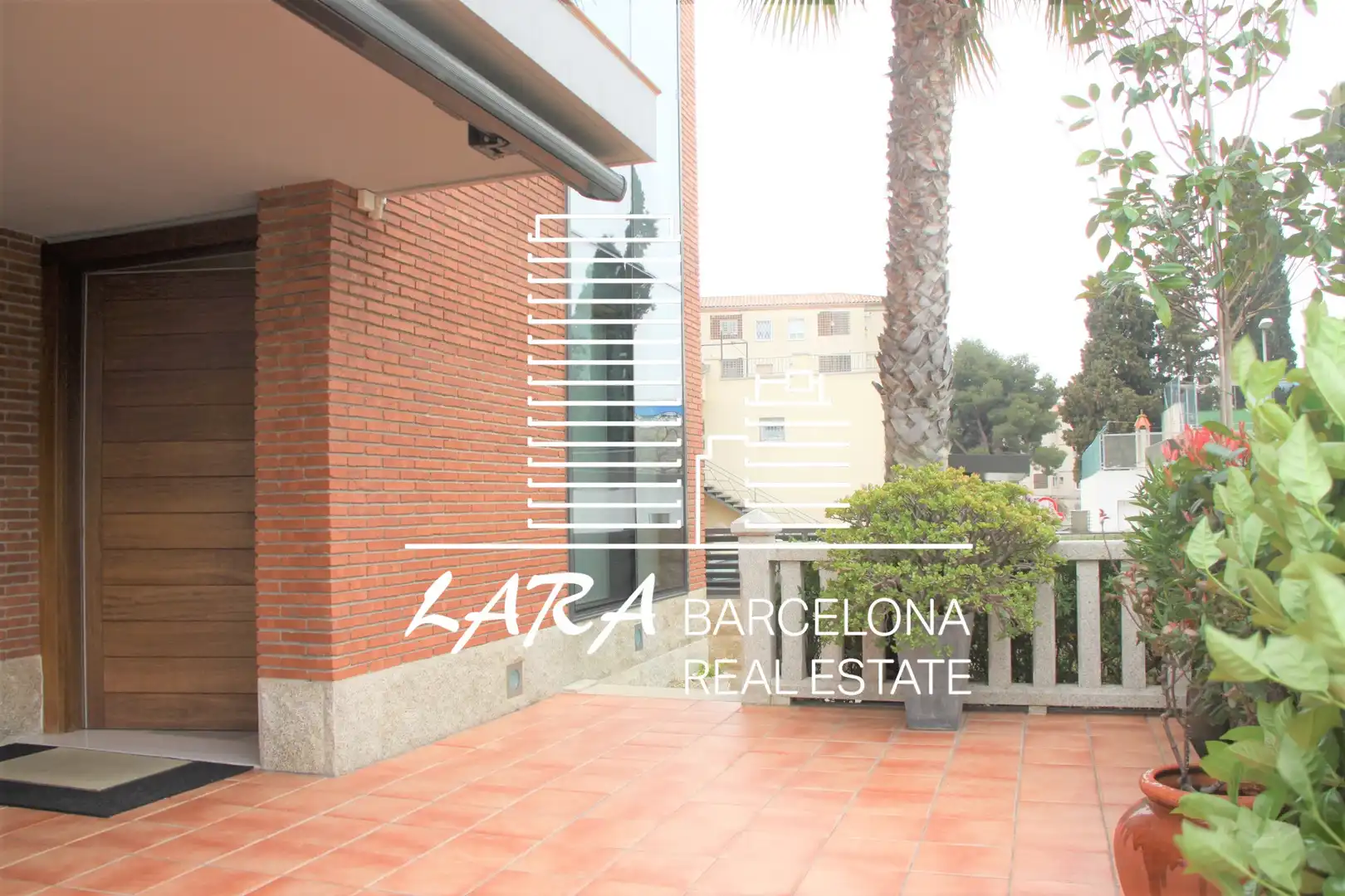 Vista exterior de Casa o chalet de alquiler con opción a compra en Viladecans con Aire acondicionado, Calefacción y Jardín privado