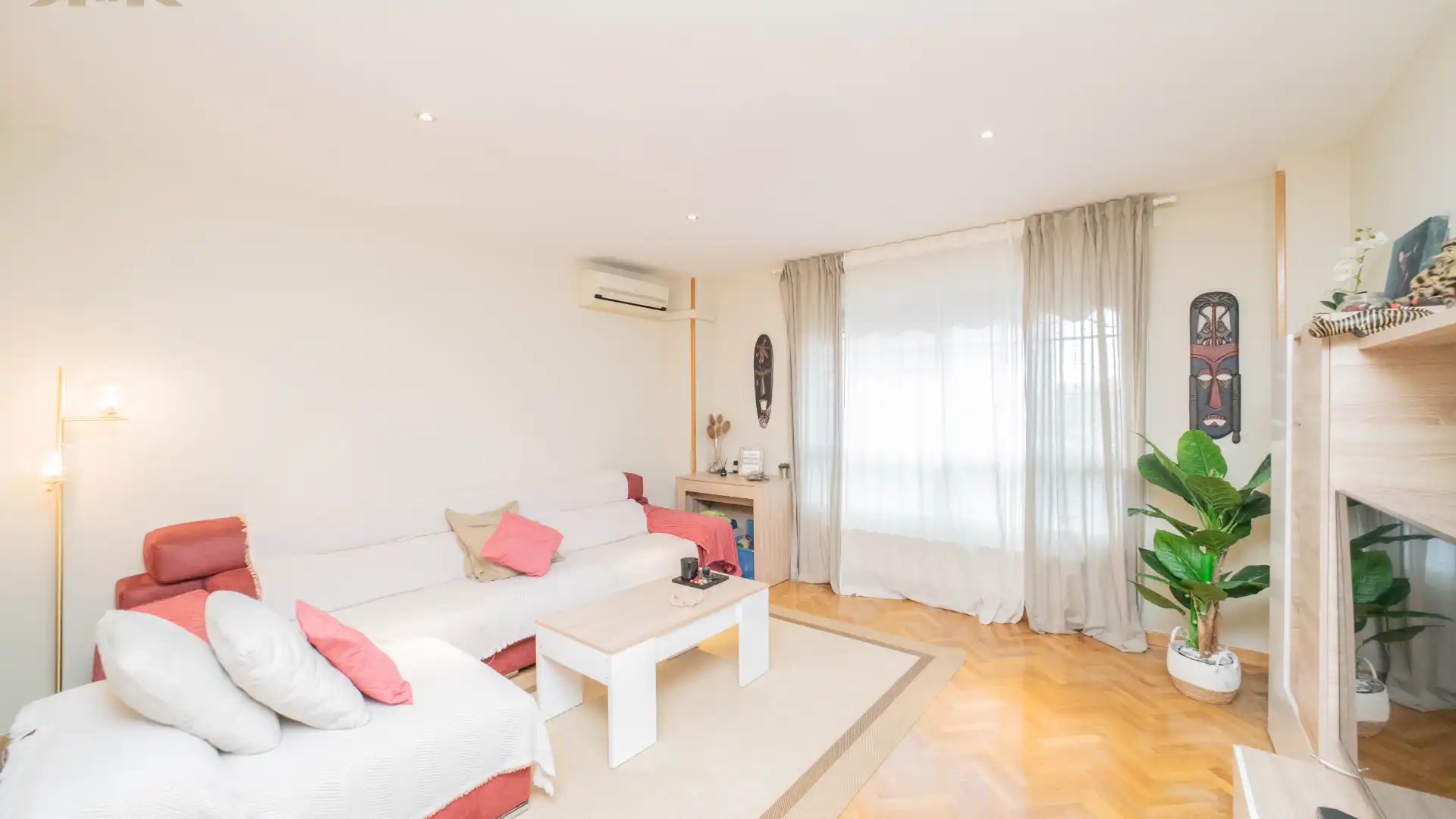 Living room of Flat for sale in Móstoles  with Air Conditioner, Heating and Community pool