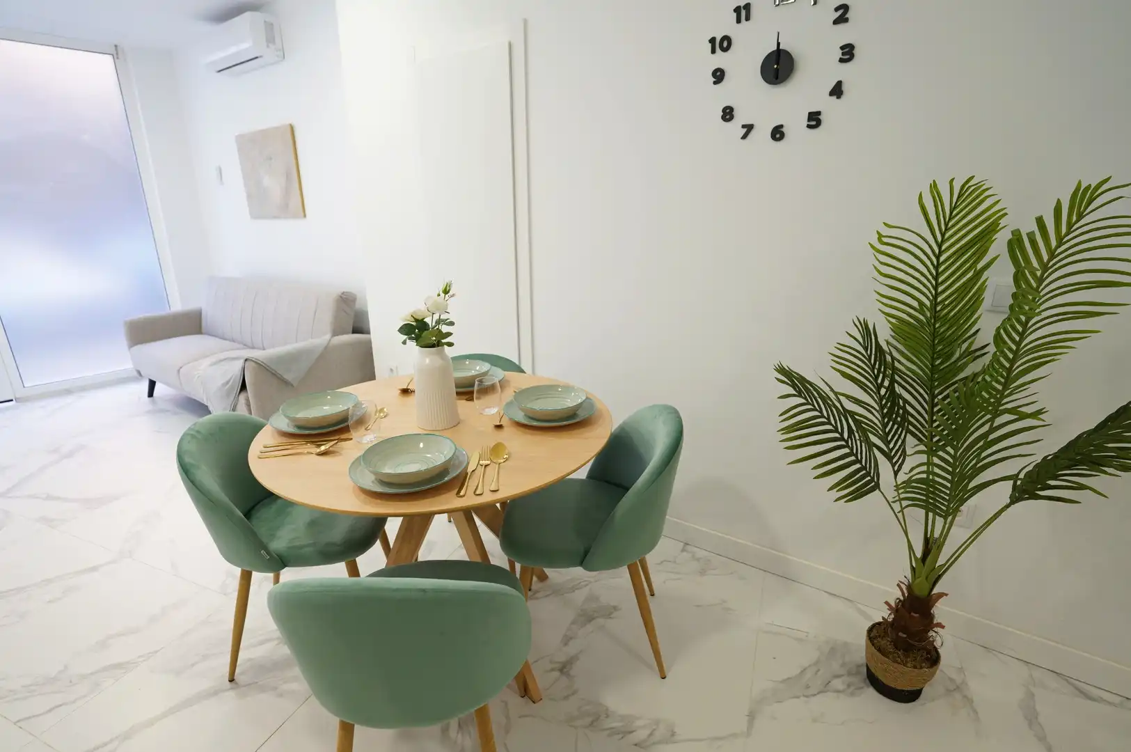 Dining room of Study for sale in Valencia  with Air Conditioner