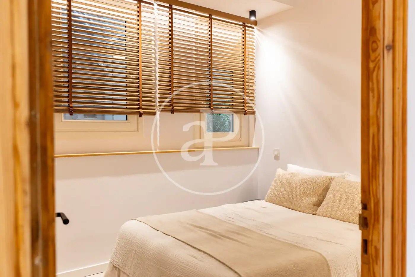 Schlafzimmer von Wohnung zum Verkauf in Barcelona mit Klimaanlage, Heizung und Terrasse