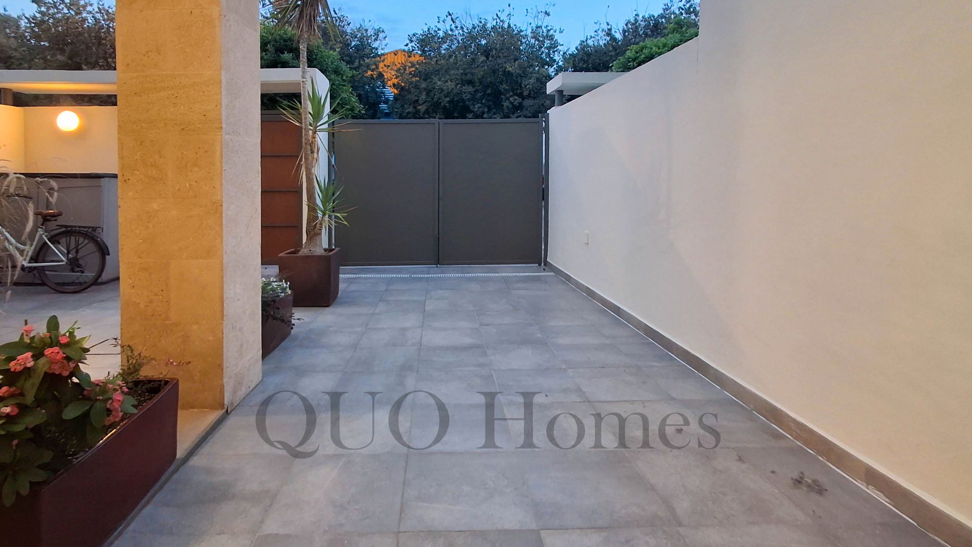 Terraza de Casa adosada en venta en Jerez de la Frontera con Aire acondicionado, Jardín privado y Parquet