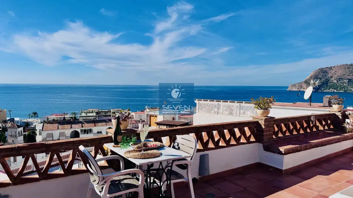 Vista exterior de Casa o chalet en venta en Almuñécar con Terraza, Trastero y Piscina