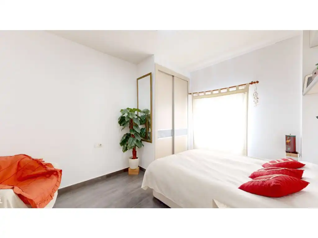 Habitación de Piso en venta en Valencia con Aire acondicionado