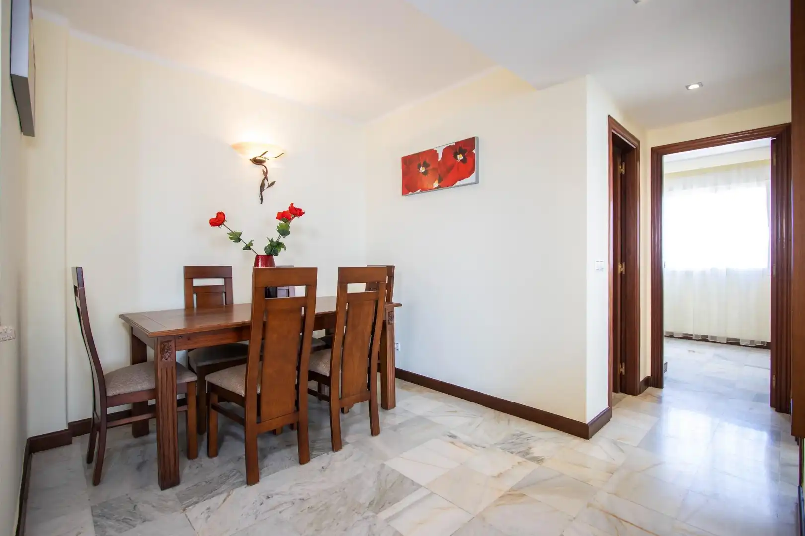Menjador de Apartament en venda en Torrevieja amb Jardí privat, Terrassa i Balcó