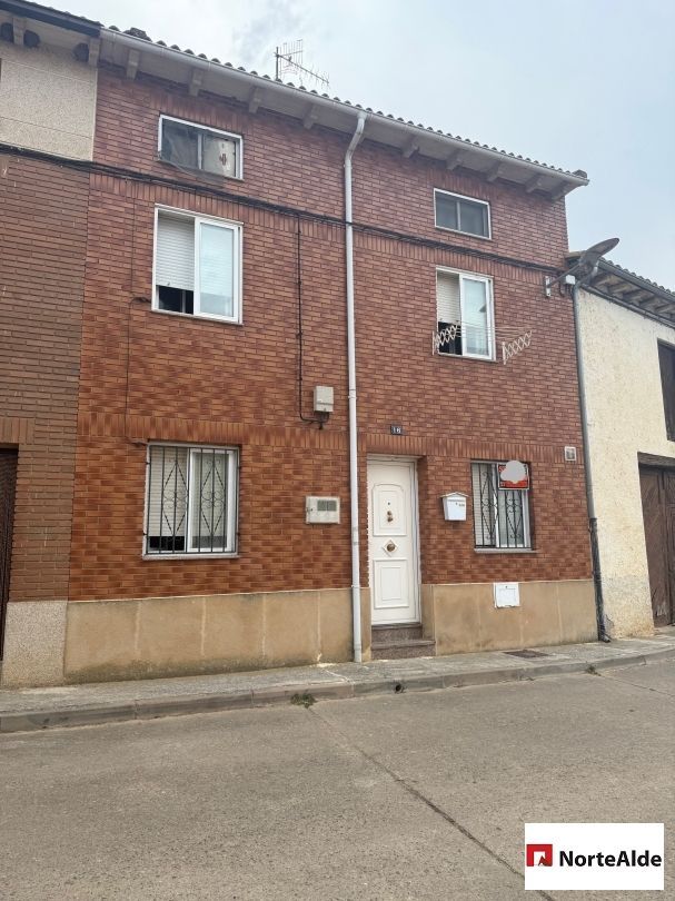 Exterior view of Single-family semi-detached for sale in Herrera de Pisuerga  with Heating