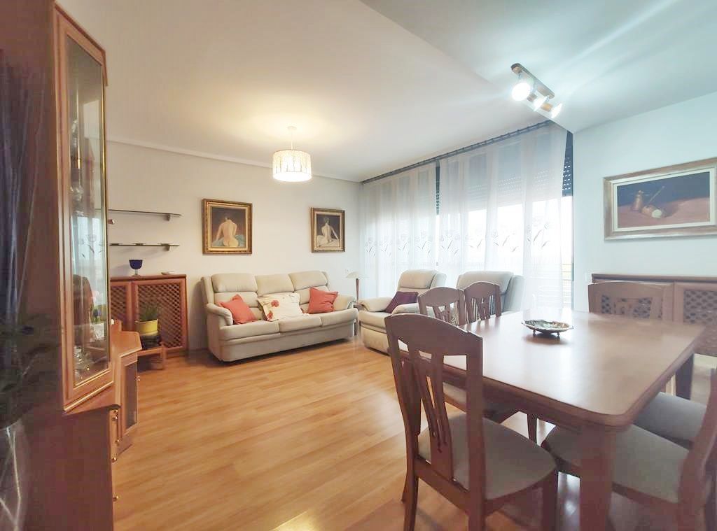 Sala d'estar de Àtic de lloguer en Leganés amb Aire condicionat, Calefacció i Parquet
