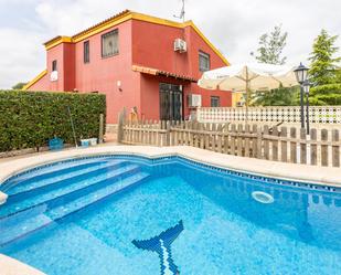 Swimming pool of House or chalet for sale in Vilamarxant  with Air Conditioner, Private garden and Terrace