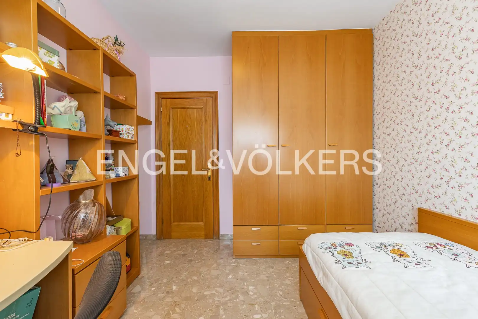 Bedroom of Houses for sale in Terrassa  with Air Conditioner, Heating and Private garden