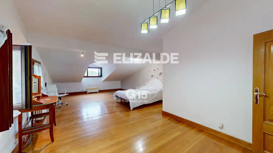 Dormitori de Casa o xalet en venda en Hondarribia amb Calefacció, Jardí privat i Terrassa