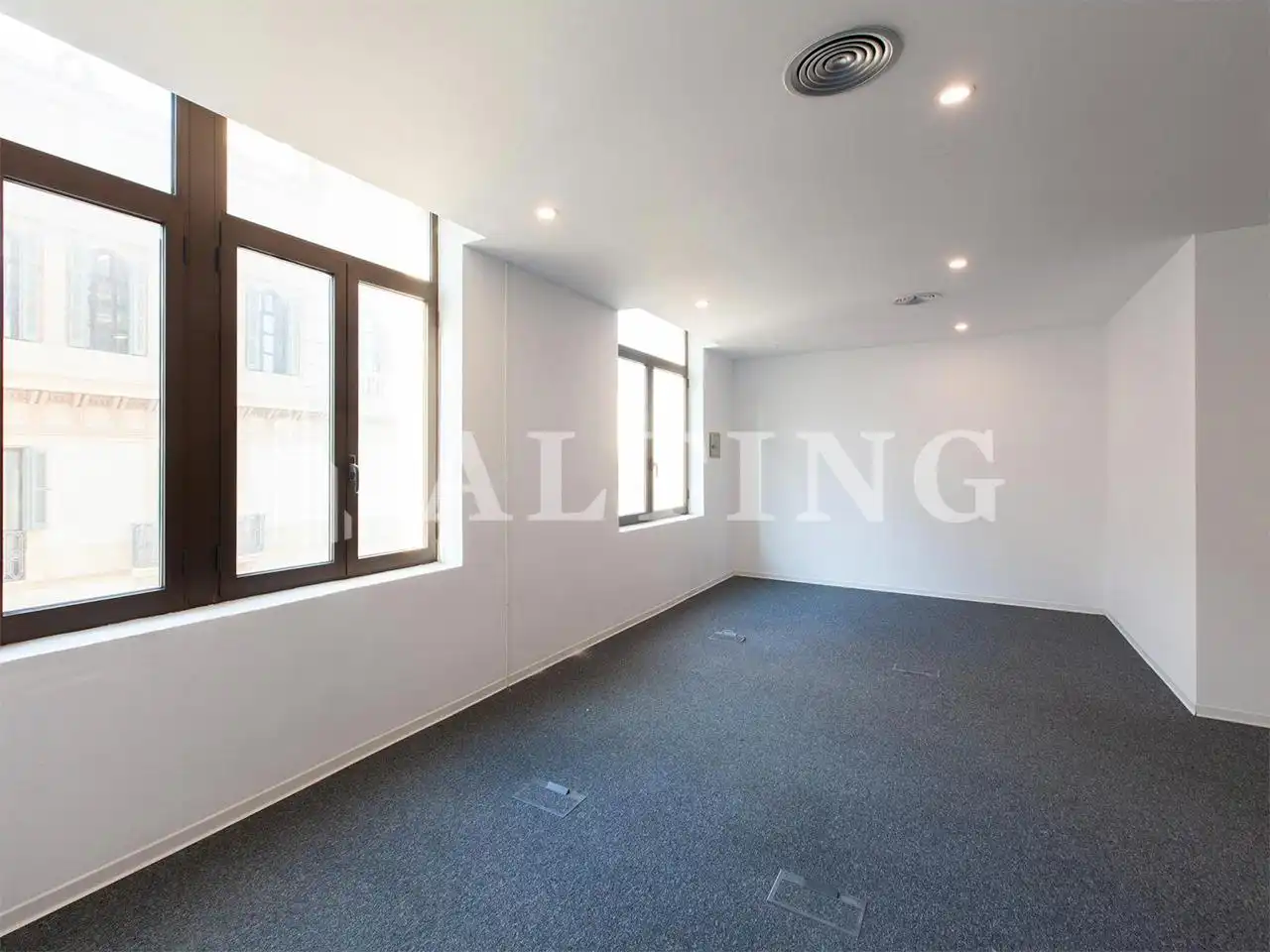 Office space with lift to rent in Catalunya, imagen 28