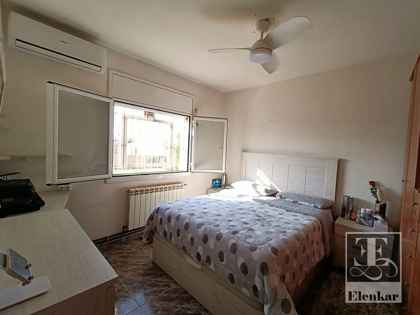 Dormitori de Casa o xalet en venda en Vilanova i la Geltrú amb Aire condicionat, Calefacció i Jardí privat