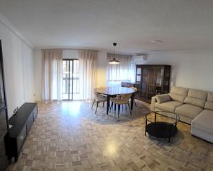 Living room of Flat to rent in  Madrid Capital  with Air Conditioner, Heating and Parquet flooring