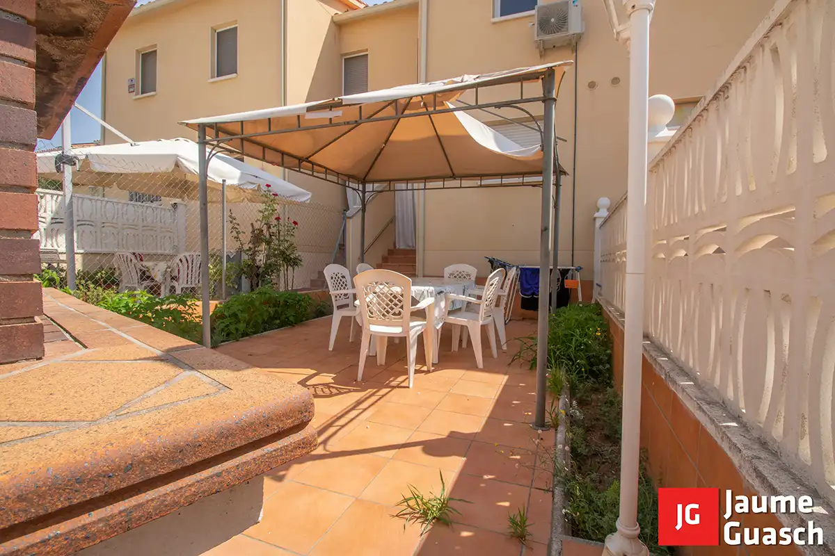 Terraza de Casa adosada en venta en Creixell con Aire acondicionado, Calefacción y Jardín privado