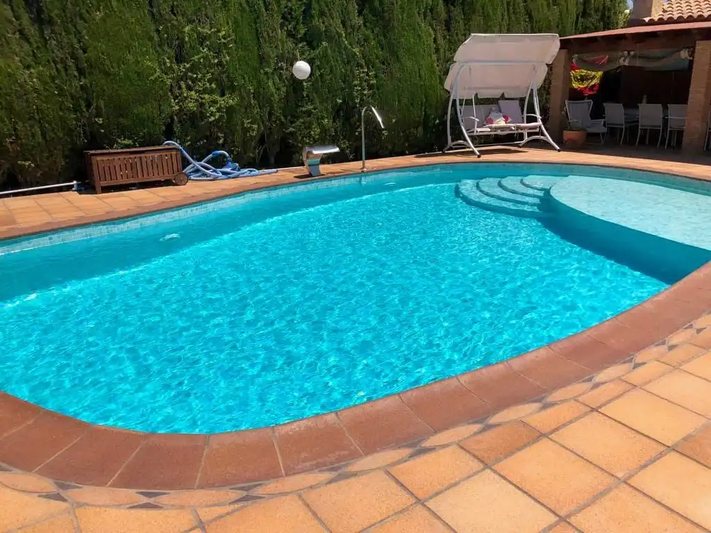 Piscina de Casa o chalet en venta en Elda con Aire acondicionado, Calefacción y Jardín privado