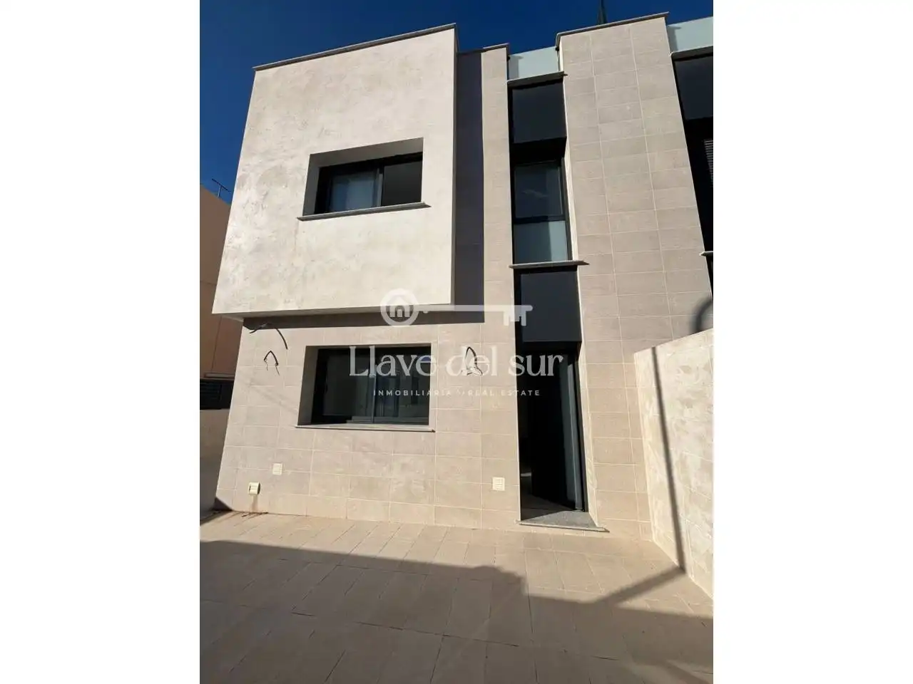 Reihenhaus mit Terrasse zum Verkauf in Calle Salvador Dalí 5, imagen 3