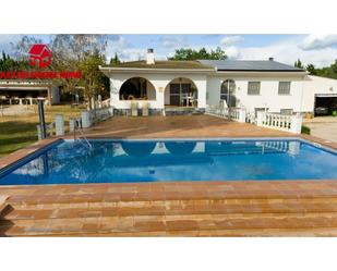 Piscina de Casa o xalet en venda en Santa Bàrbara amb Aire condicionat, Terrassa i Piscina