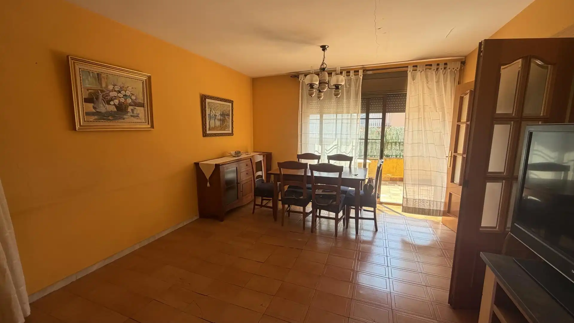 Esszimmer von Einfamilien-Reihenhaus zum Verkauf in Sant Celoni mit Heizung und Balkon