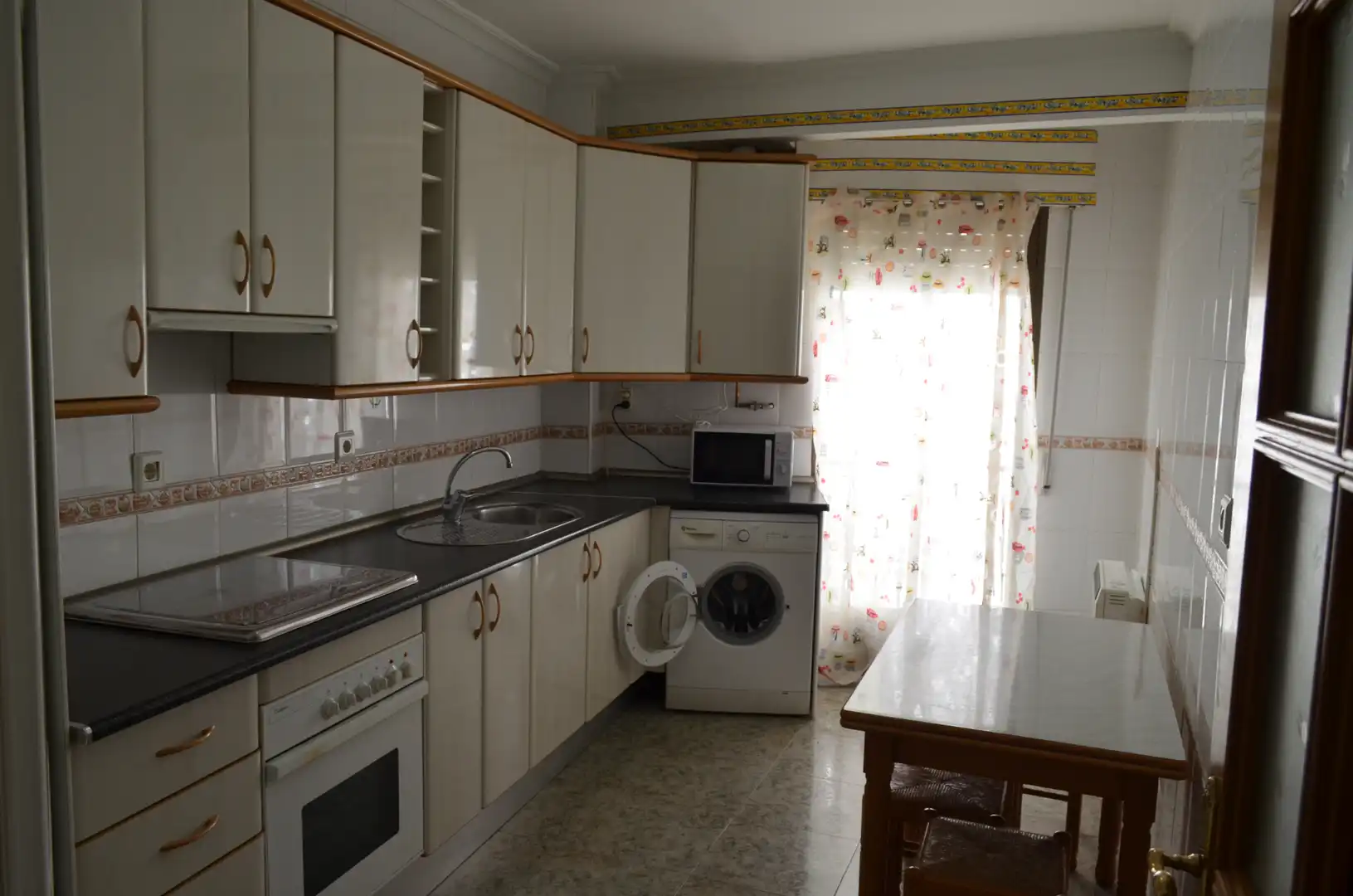 Kitchen of Flat for rent in Plasencia  with Furnished